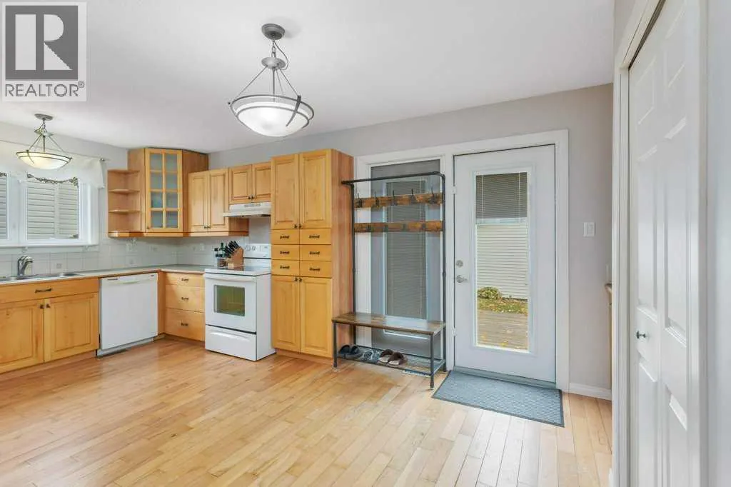 7 Nellis Avenue