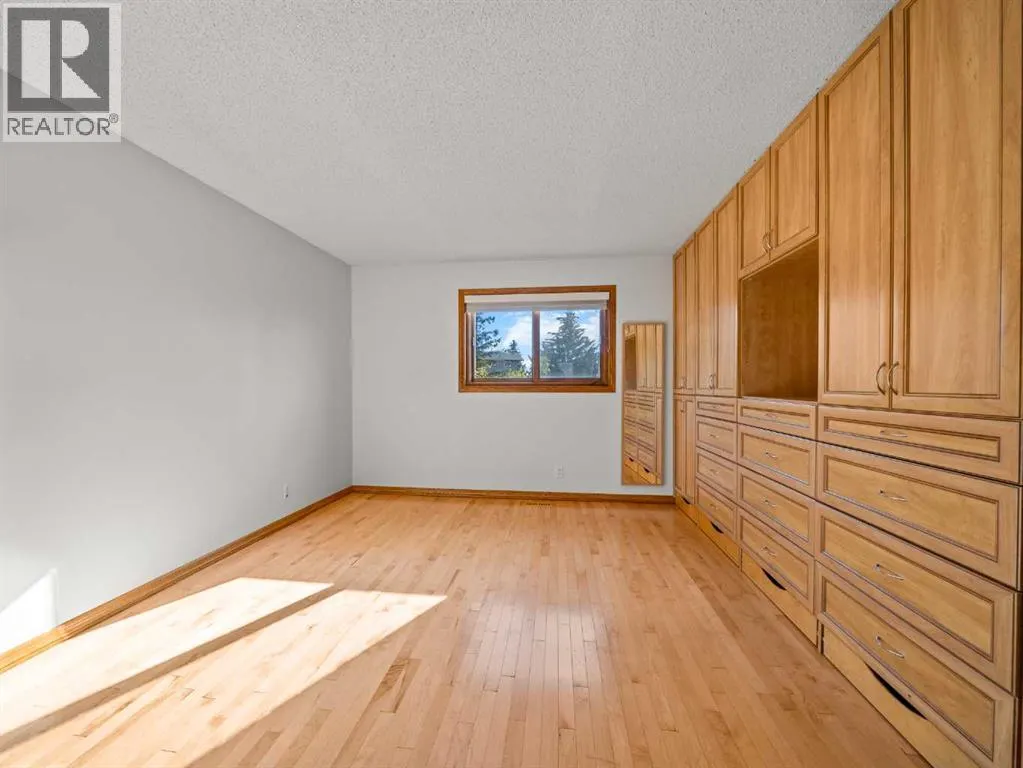 47 Elk Hill SE