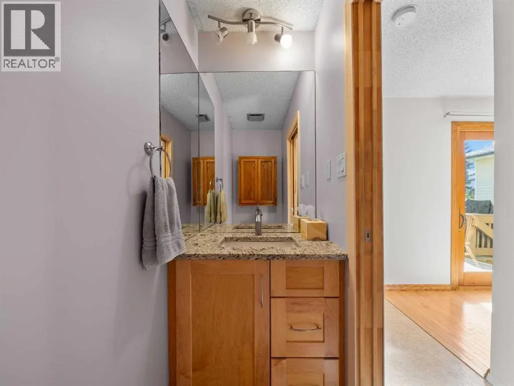 47 Elk Hill SE
