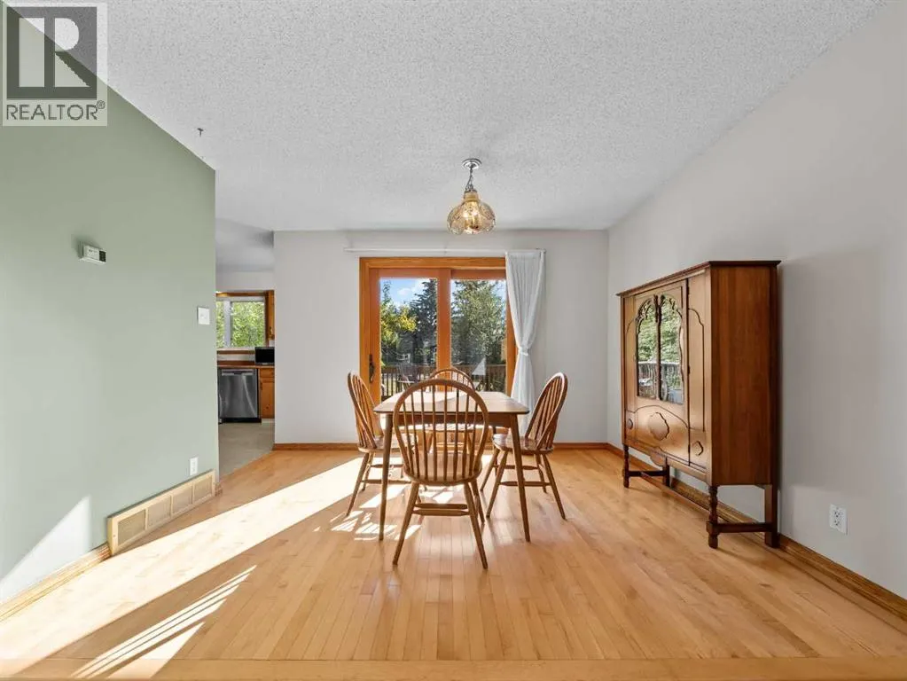 47 Elk Hill SE