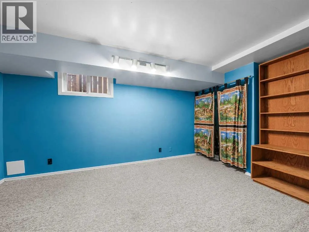 47 Elk Hill SE