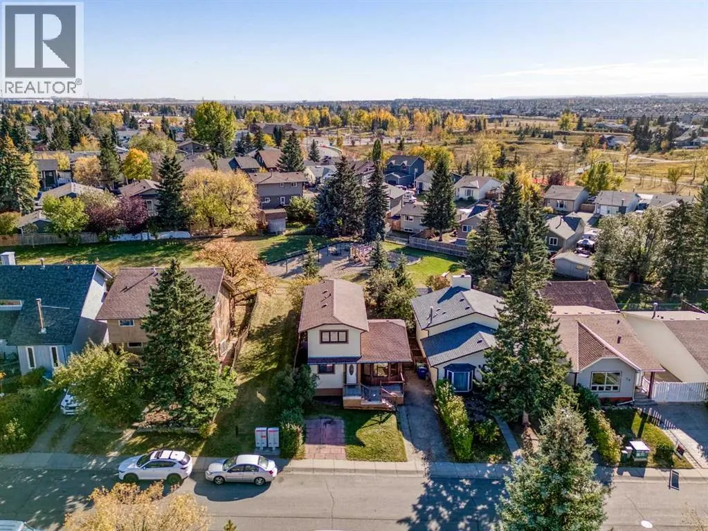 47 Elk Hill SE