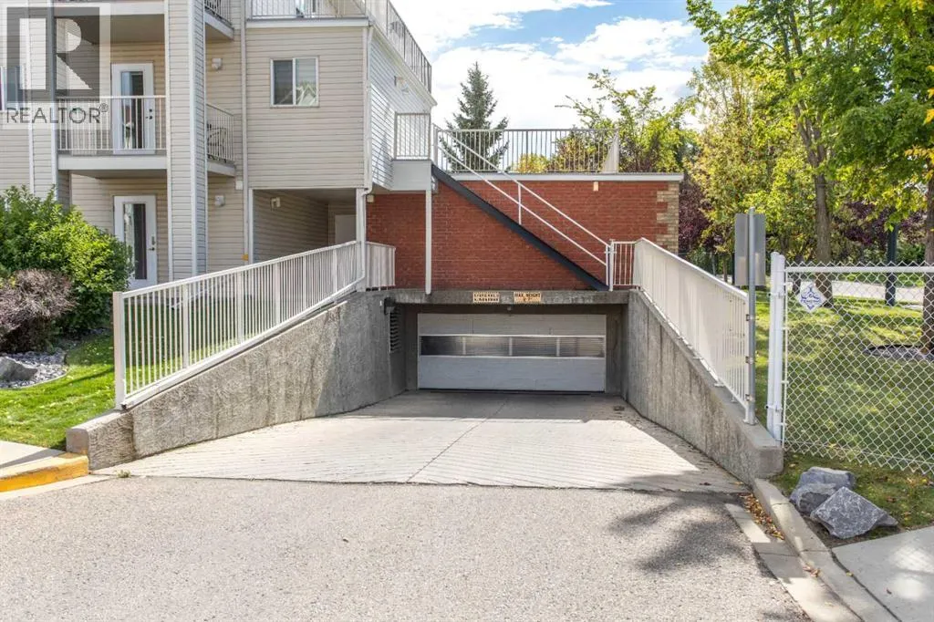 322, 56 Carroll Crescent