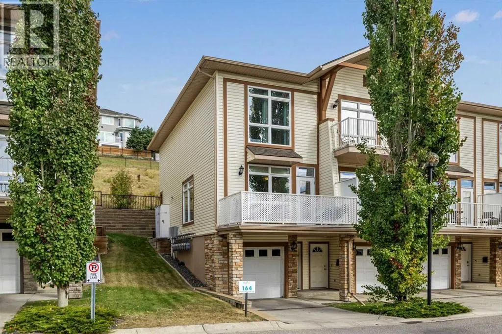 1, 164 Rockyledge View NW