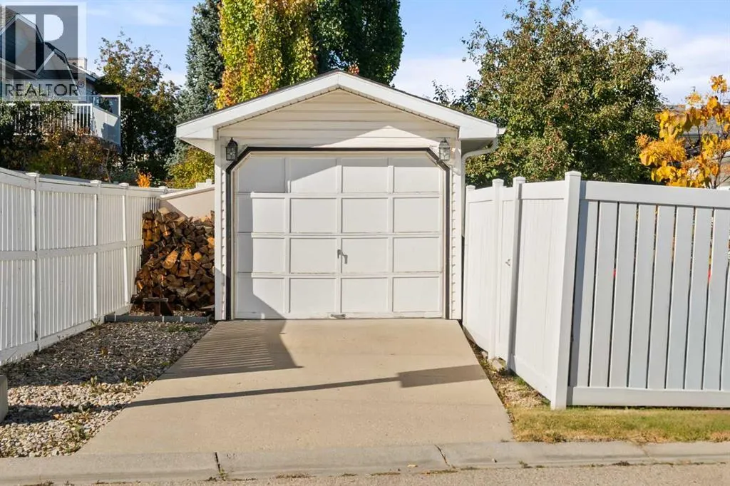 177 Hidden Vale Close NW