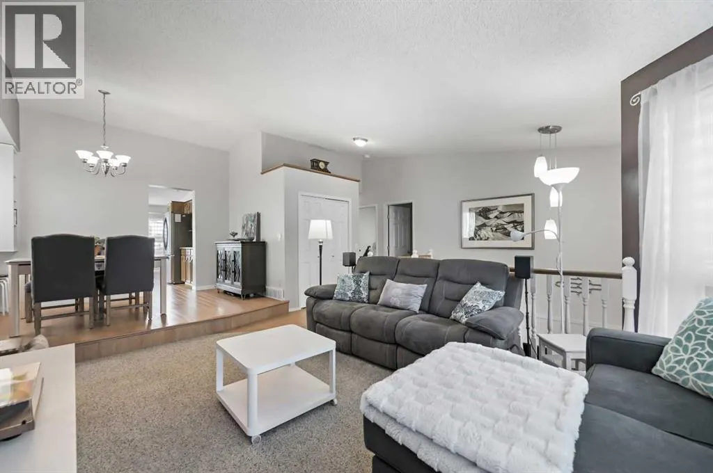 60 Ventura Road NE