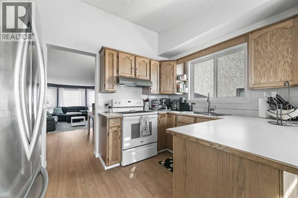 60 Ventura Road NE
