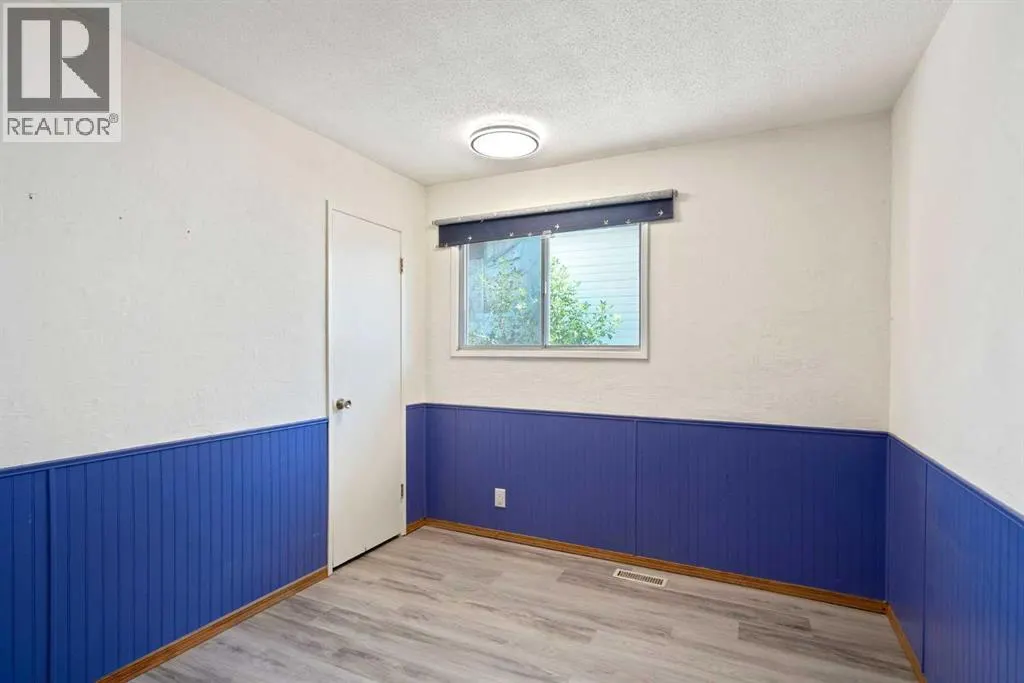 84 Maranda Close NE
