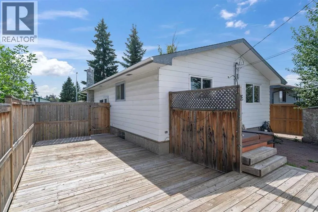 84 Maranda Close NE