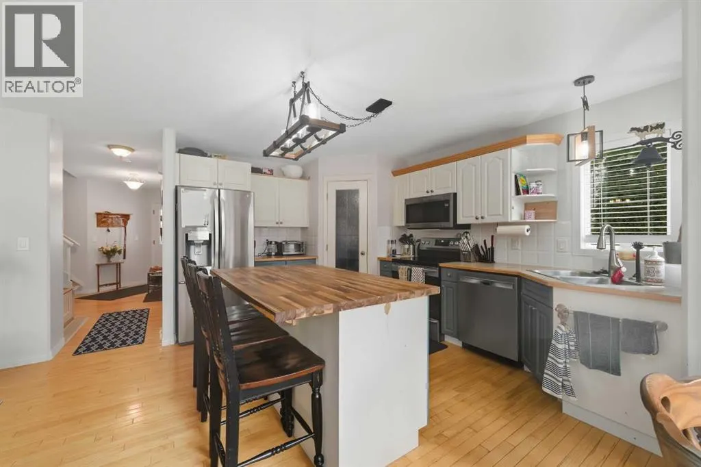 65 Asmundsen Avenue