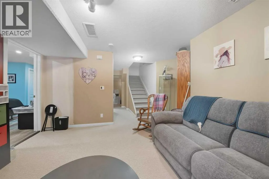 65 Asmundsen Avenue