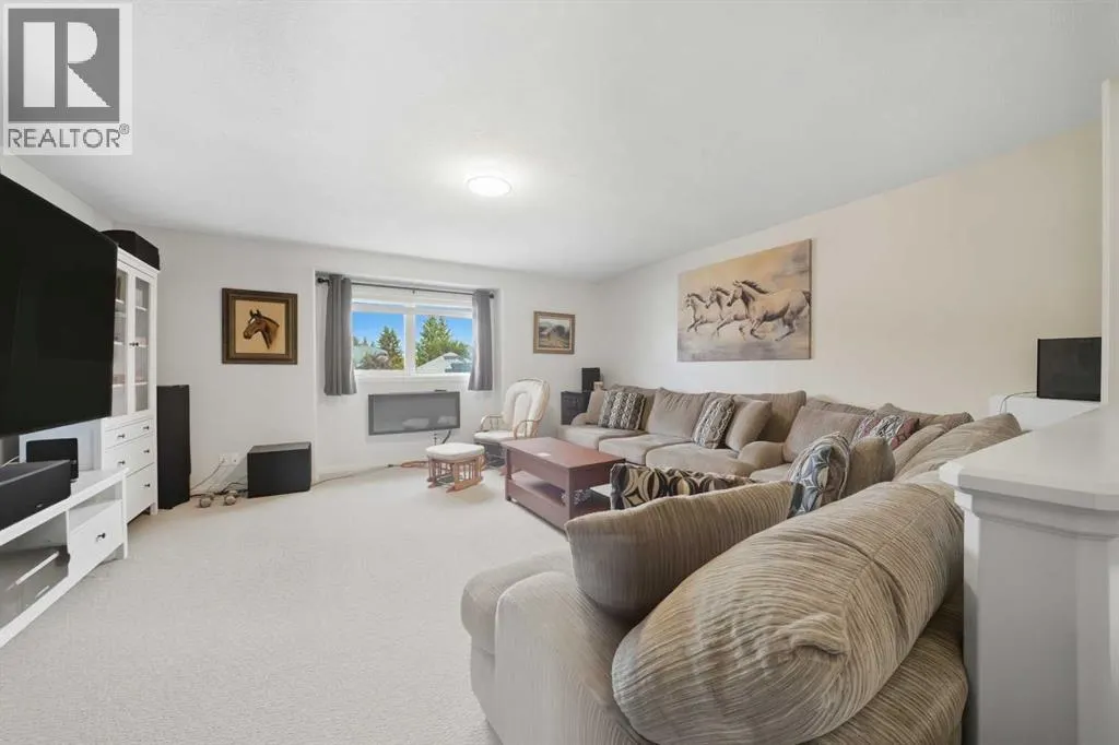 65 Asmundsen Avenue