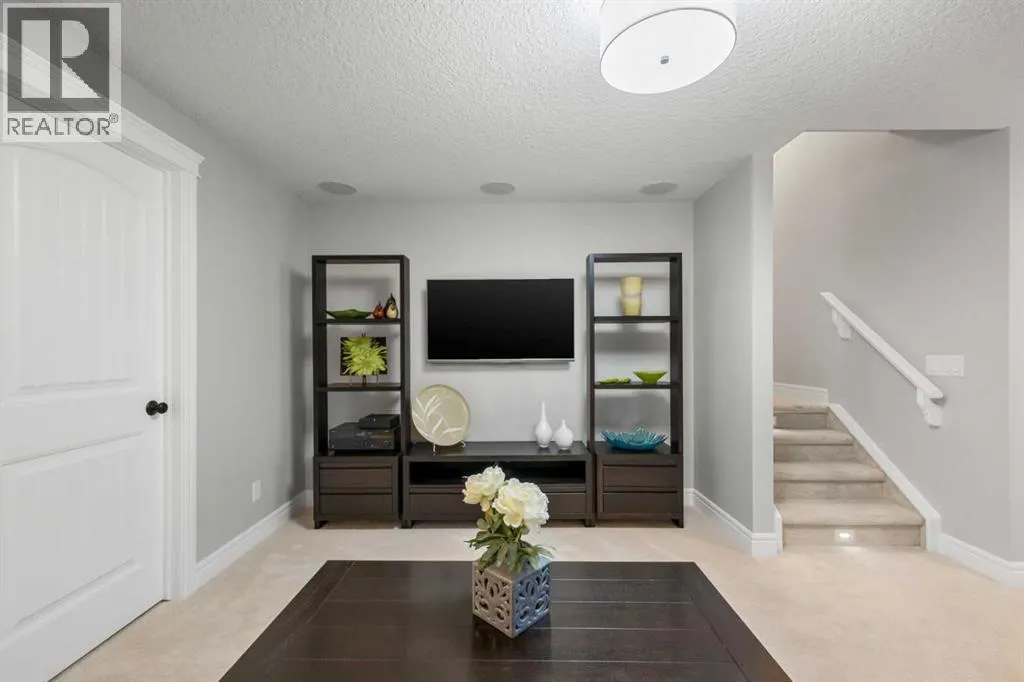 35 Mahogany Crescent SE