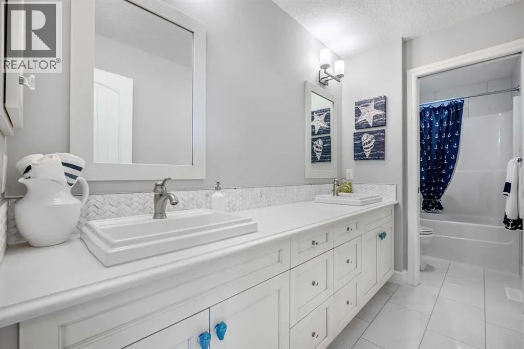 35 Mahogany Crescent SE