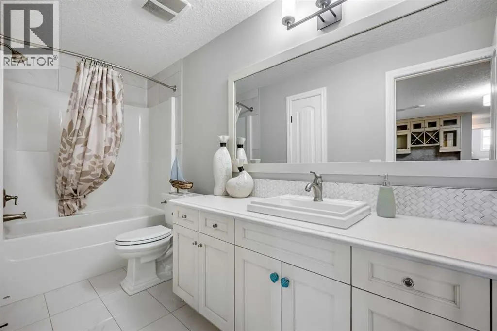 35 Mahogany Crescent SE
