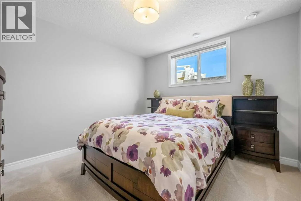 35 Mahogany Crescent SE