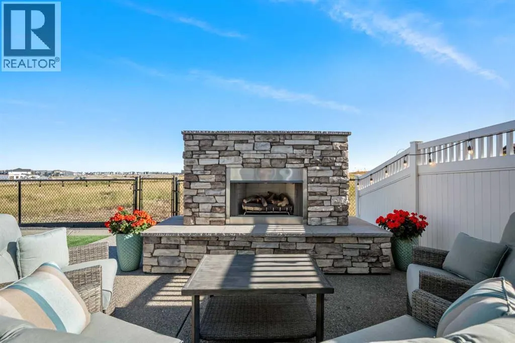 35 Mahogany Crescent SE