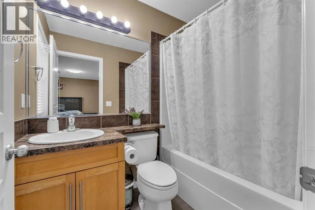 19 Taralake Rise NE