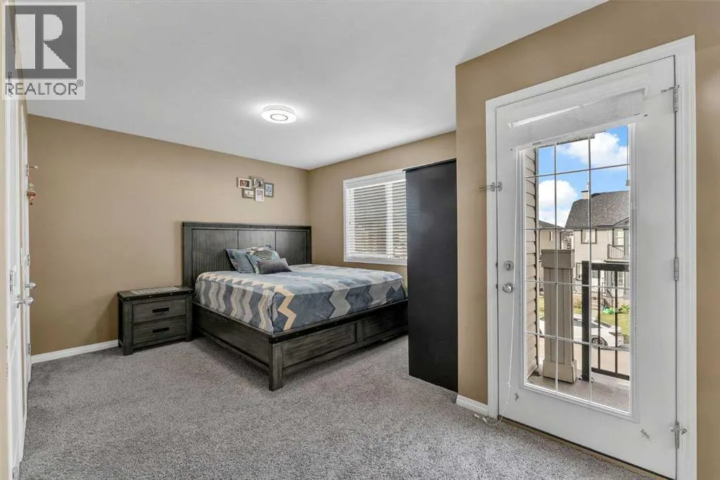 19 Taralake Rise NE