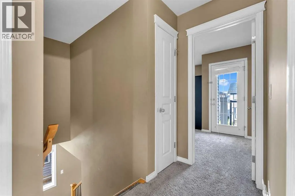 19 Taralake Rise NE