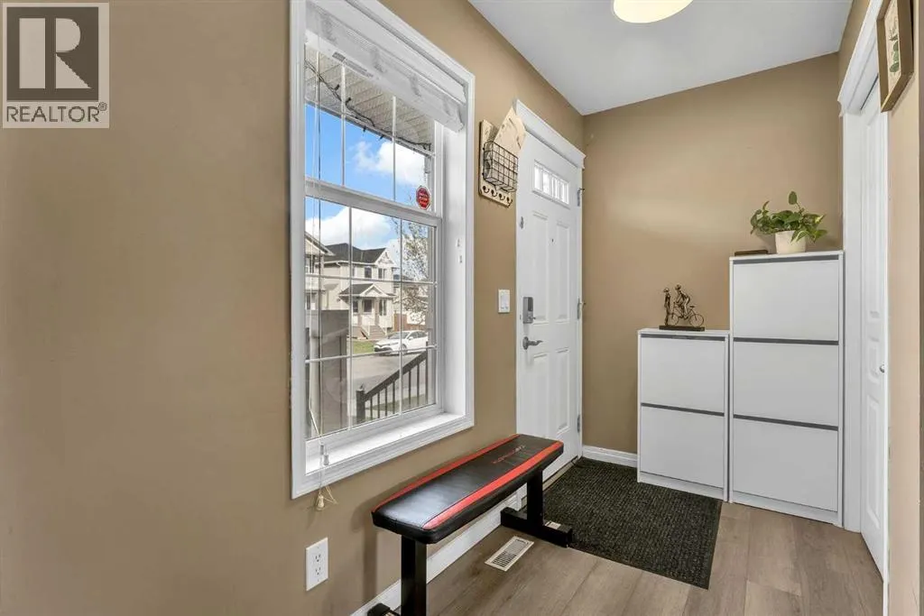 19 Taralake Rise NE