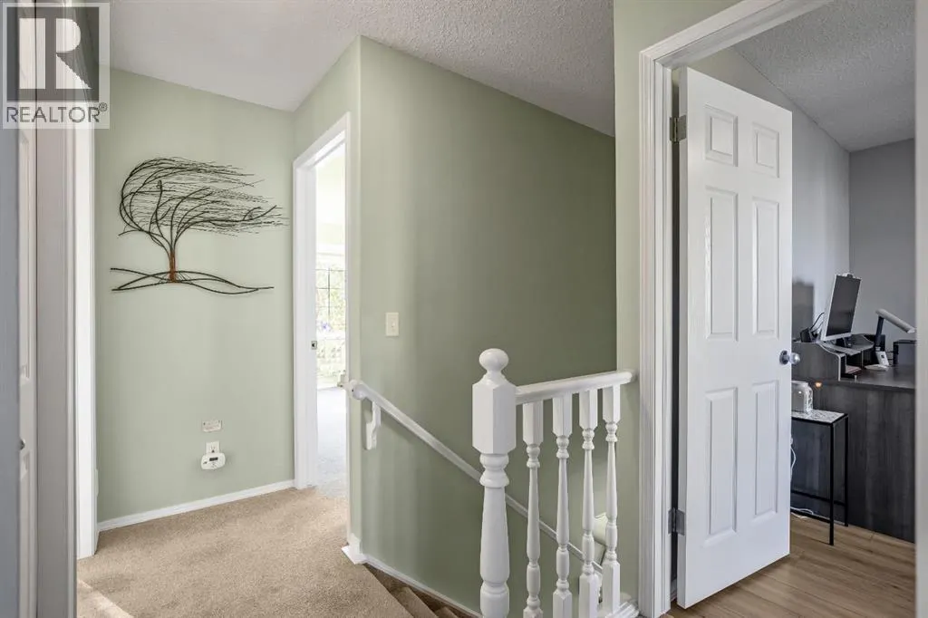 17 Luxstone Crescent SW