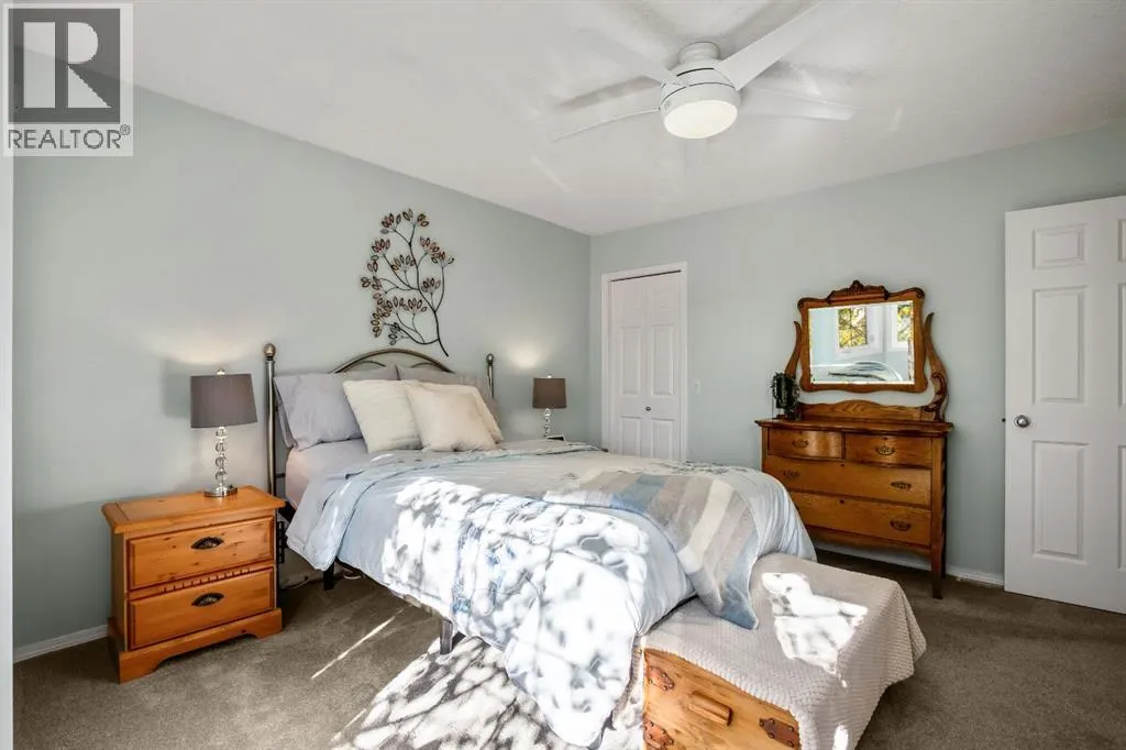 17 Luxstone Crescent SW