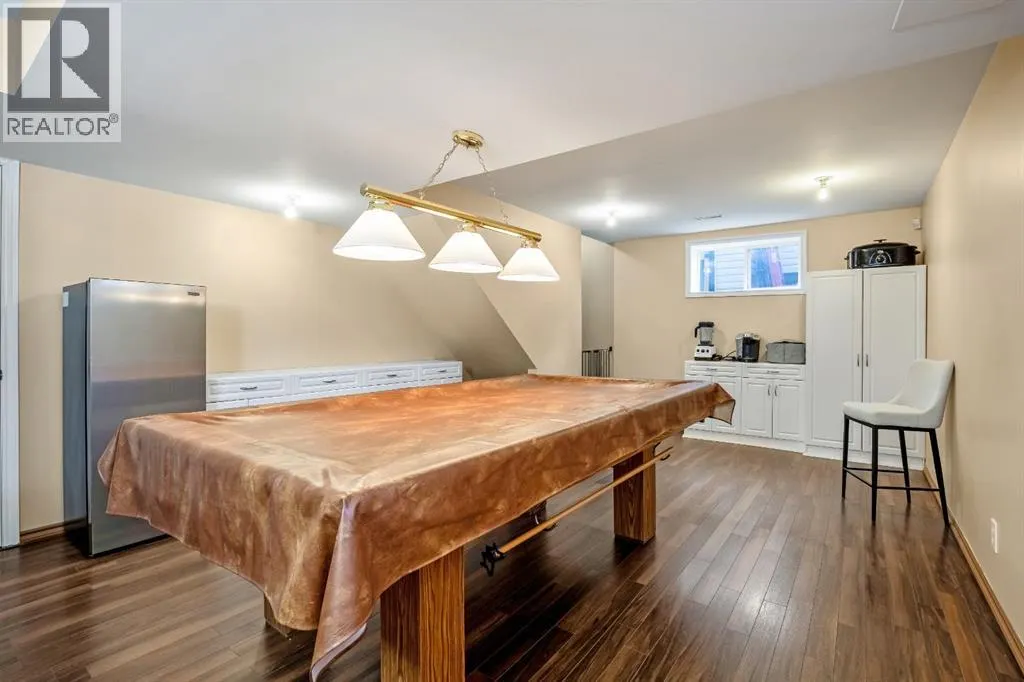 17 Luxstone Crescent SW