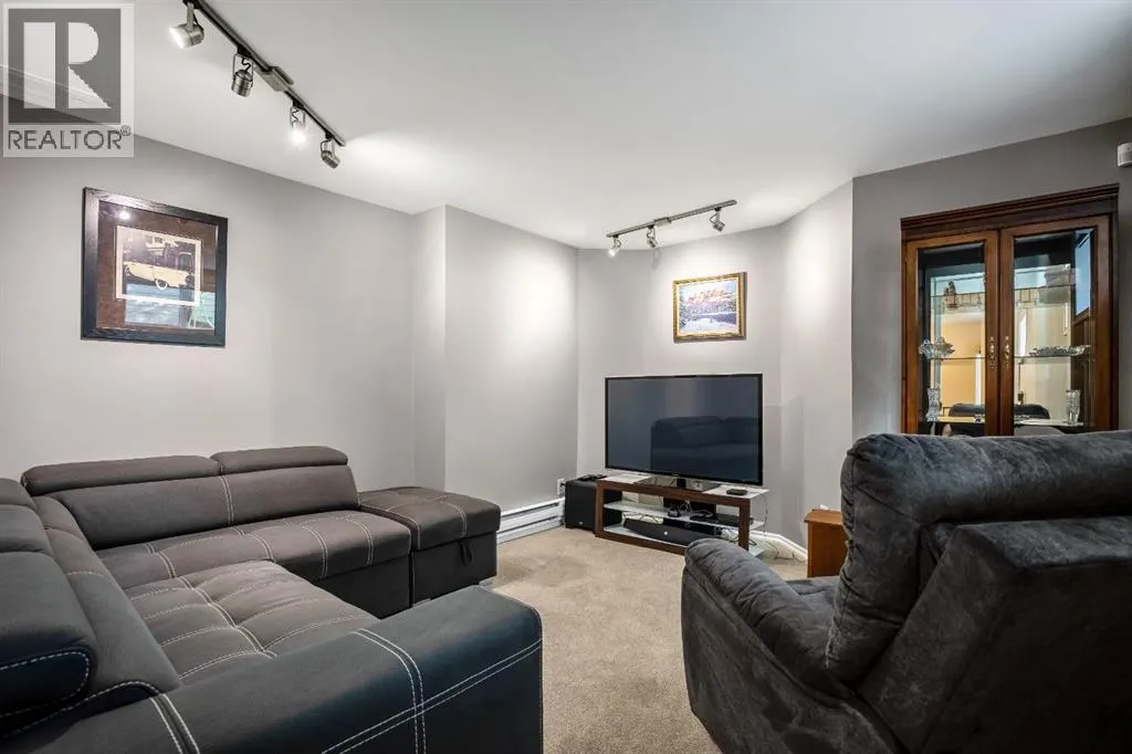 17 Luxstone Crescent SW