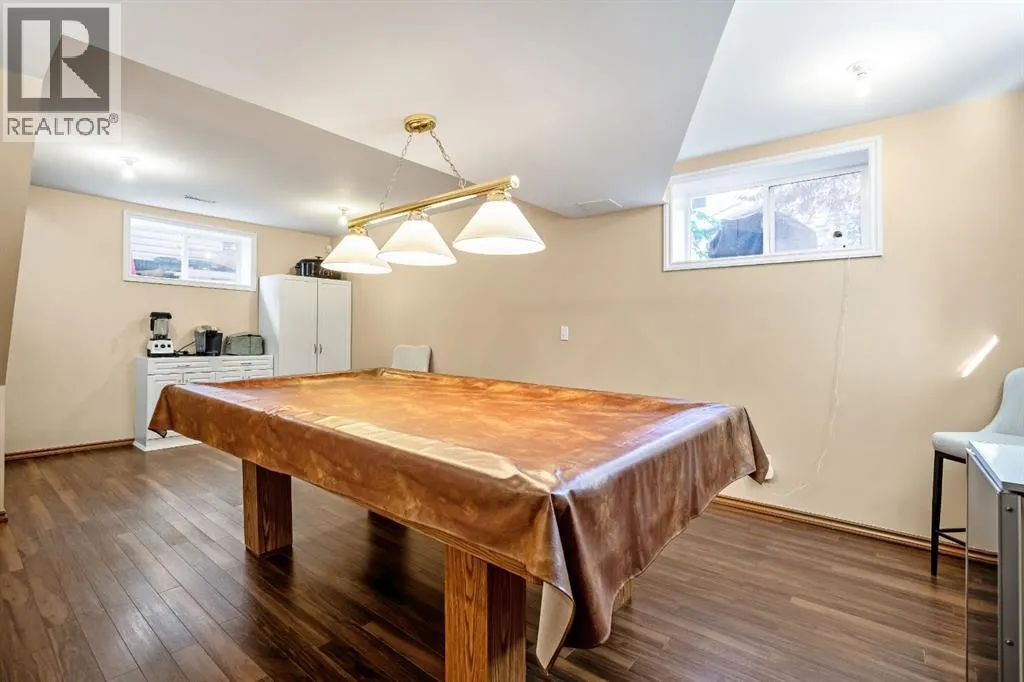 17 Luxstone Crescent SW