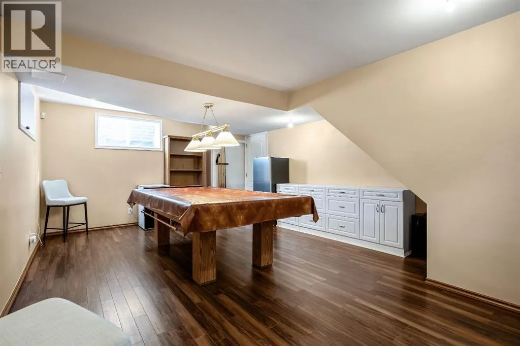 17 Luxstone Crescent SW