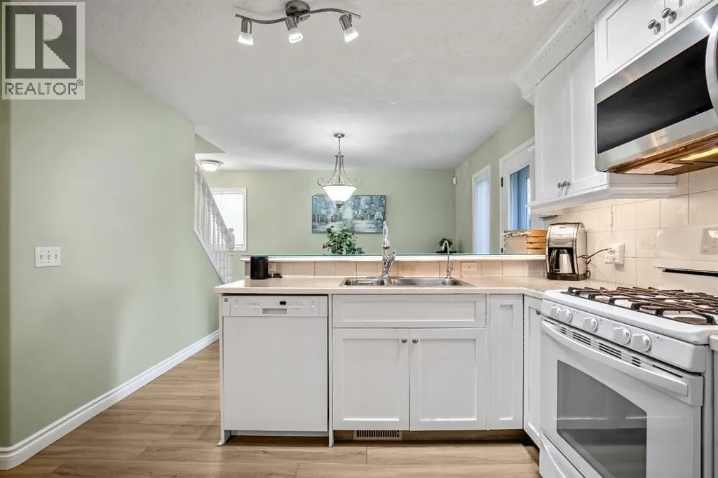 17 Luxstone Crescent SW