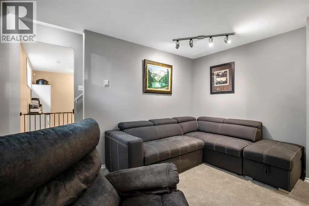 17 Luxstone Crescent SW