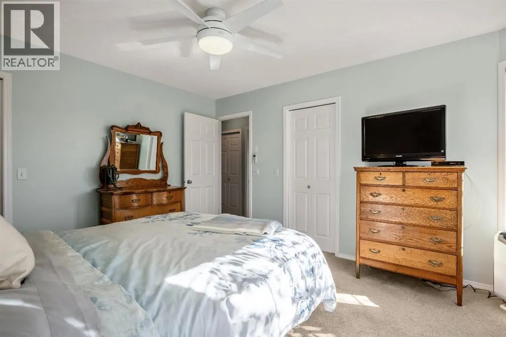 17 Luxstone Crescent SW
