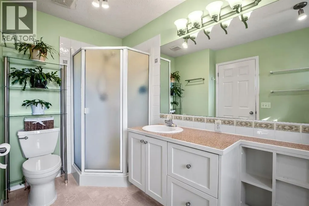 17 Luxstone Crescent SW
