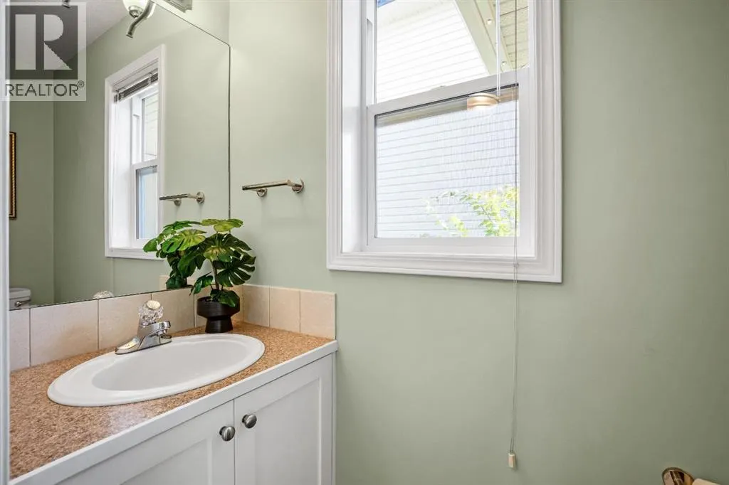 17 Luxstone Crescent SW