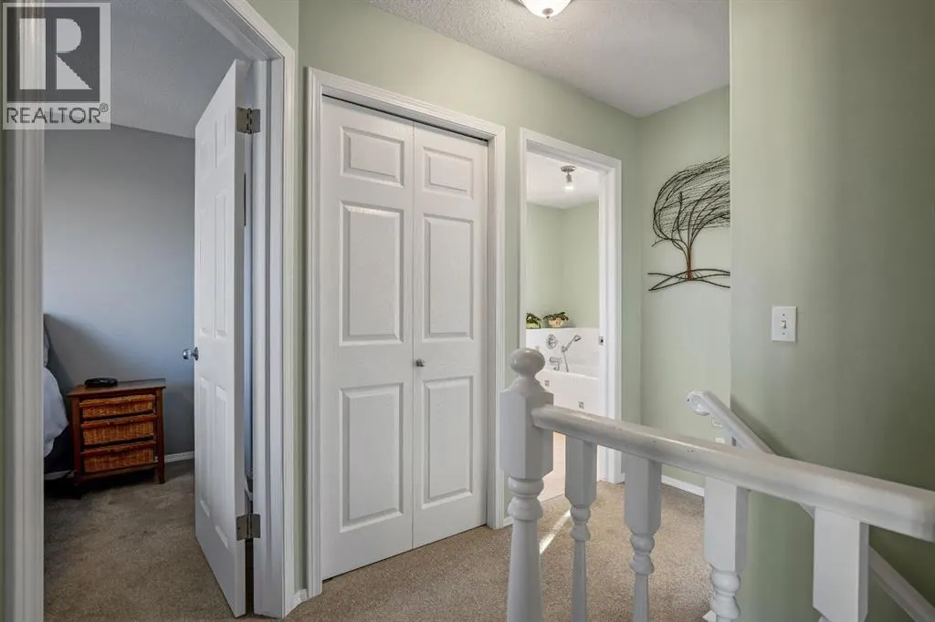 17 Luxstone Crescent SW