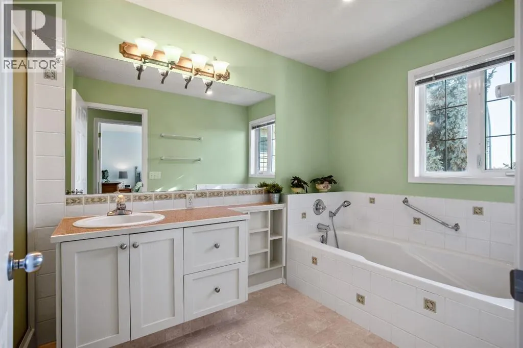 17 Luxstone Crescent SW
