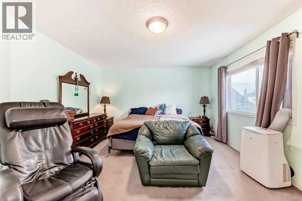 151 Cranwell Close SE