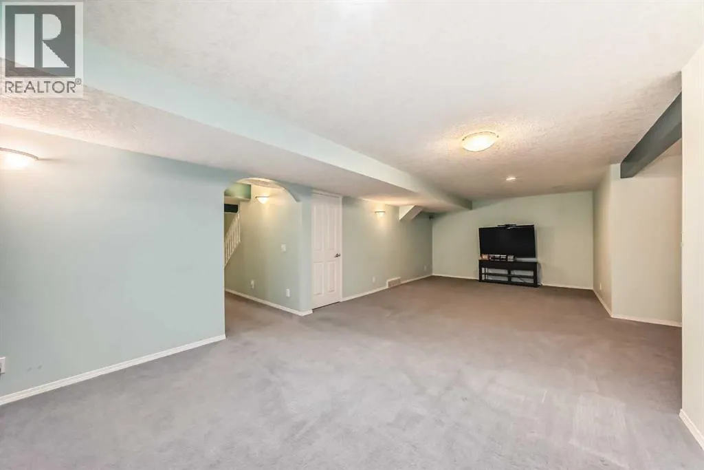 151 Cranwell Close SE
