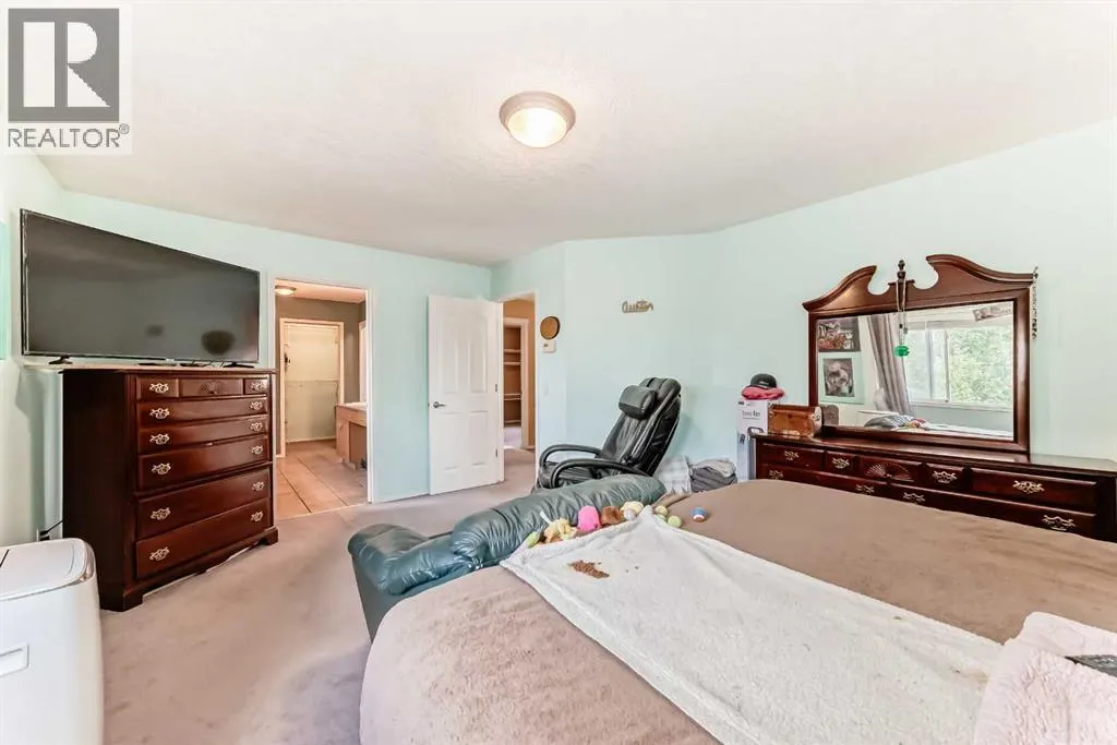 151 Cranwell Close SE