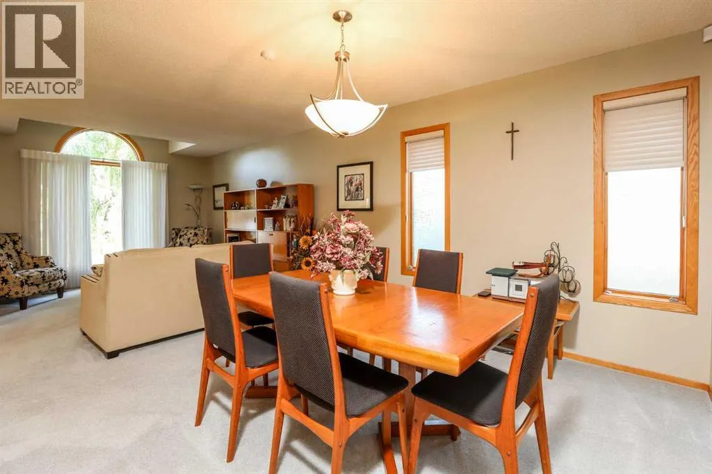 112 Edgewood Boulevard W