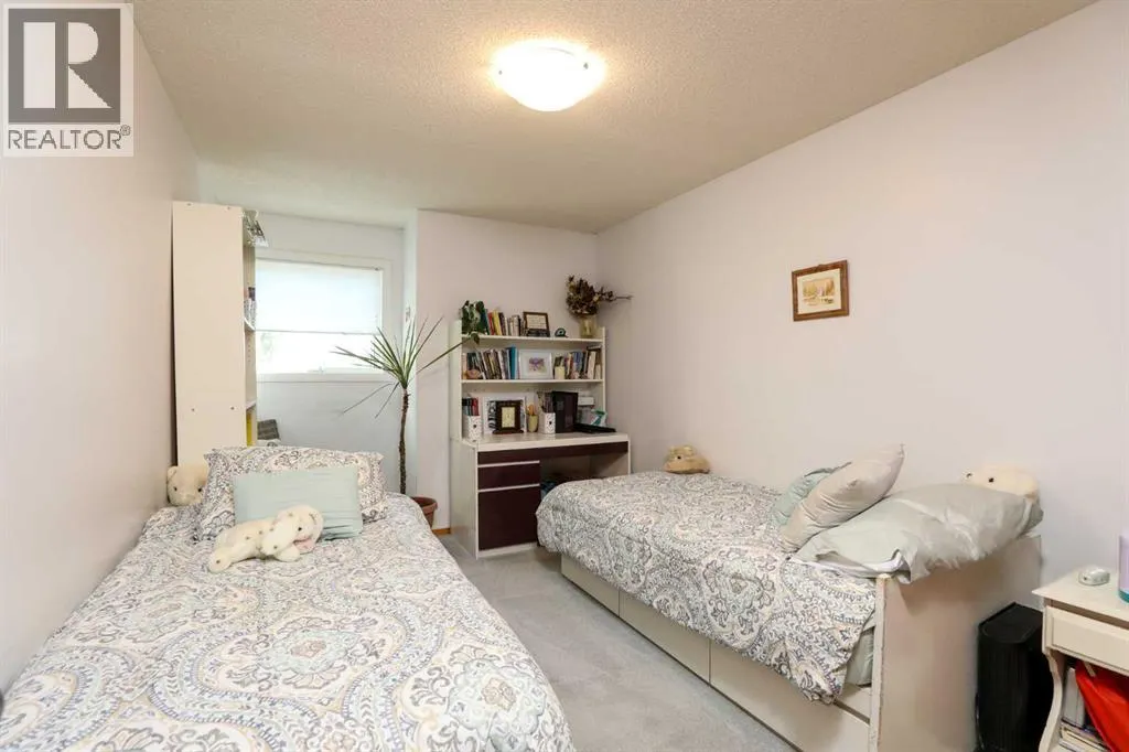 112 Edgewood Boulevard W