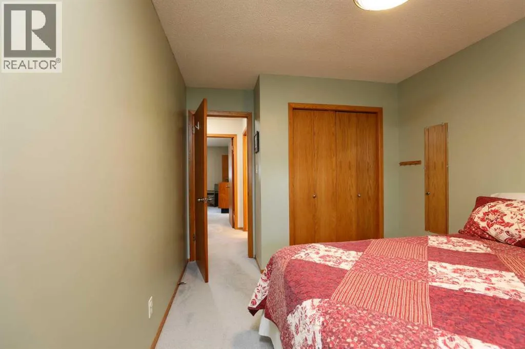 112 Edgewood Boulevard W