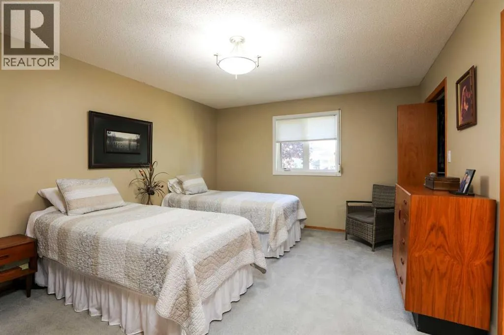 112 Edgewood Boulevard W
