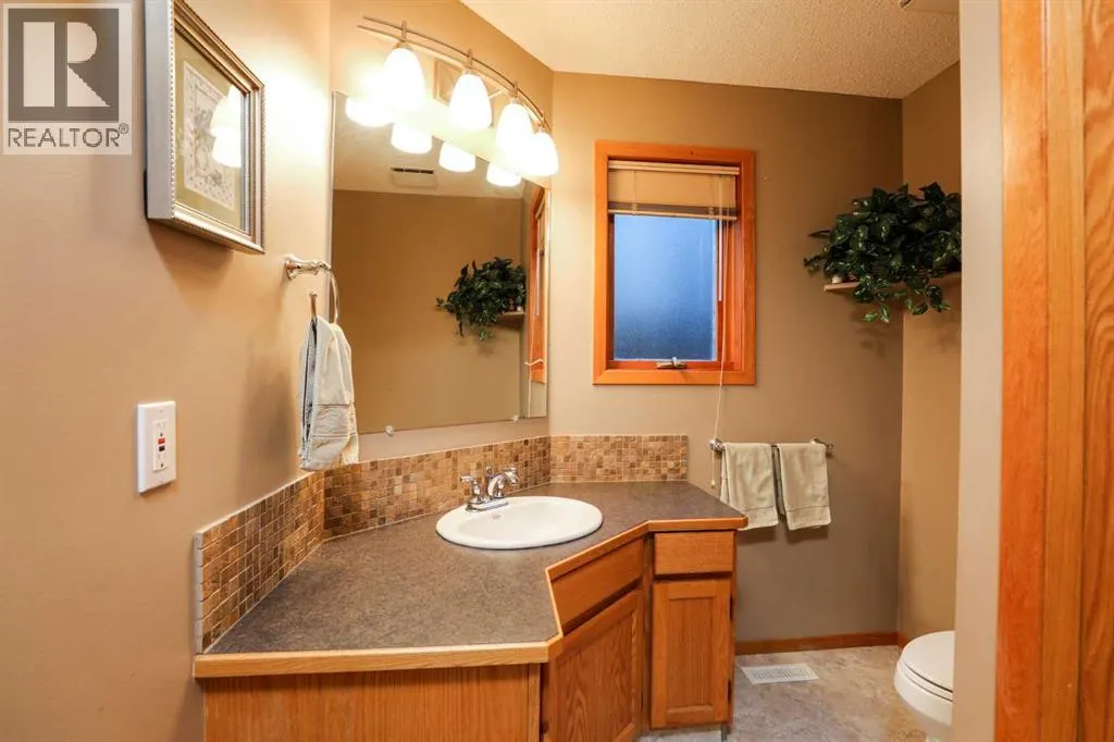 112 Edgewood Boulevard W