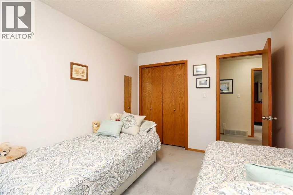 112 Edgewood Boulevard W