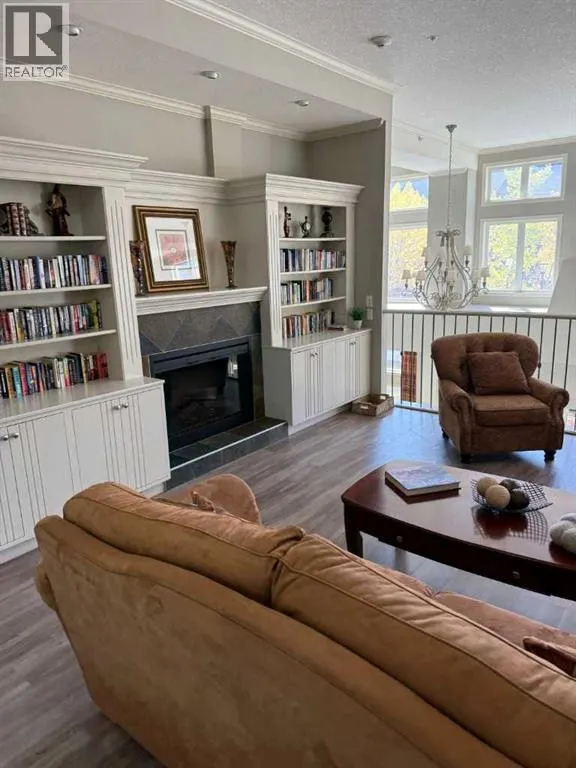 203, 15 Everstone Drive SW