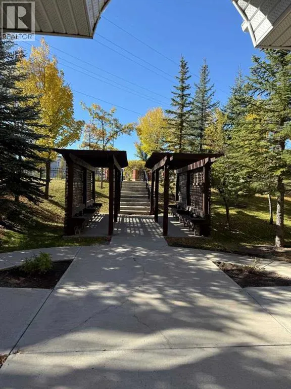 203, 15 Everstone Drive SW