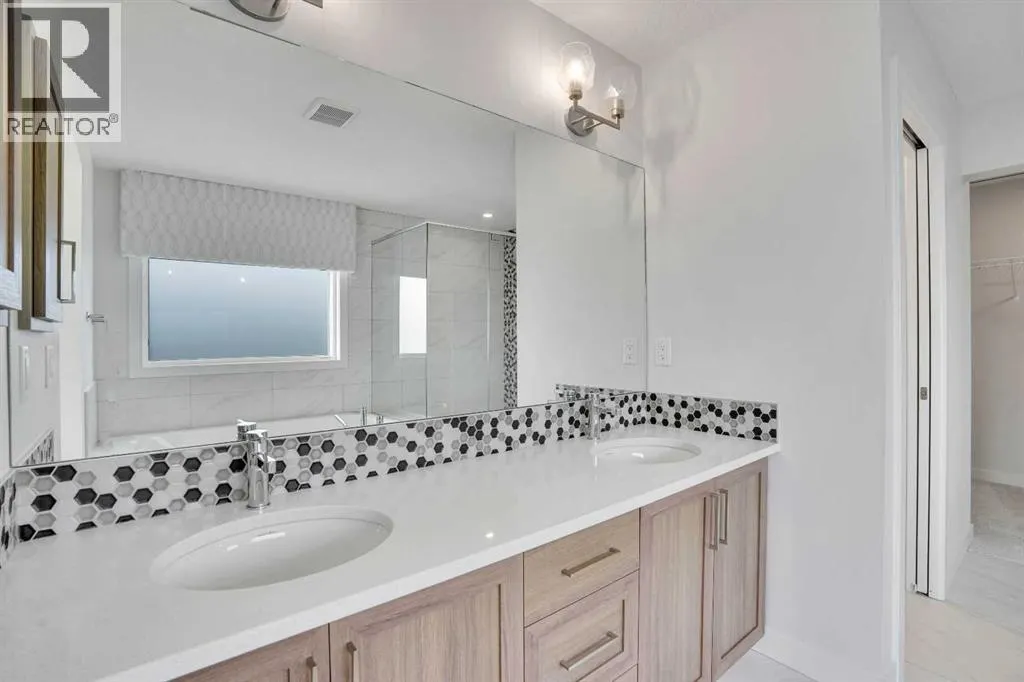 379 Chelsea Passage